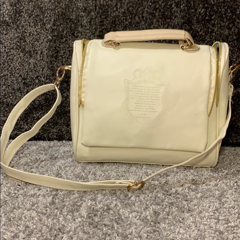 CETTU ITALIAN SOFT leather crossbody handbag .